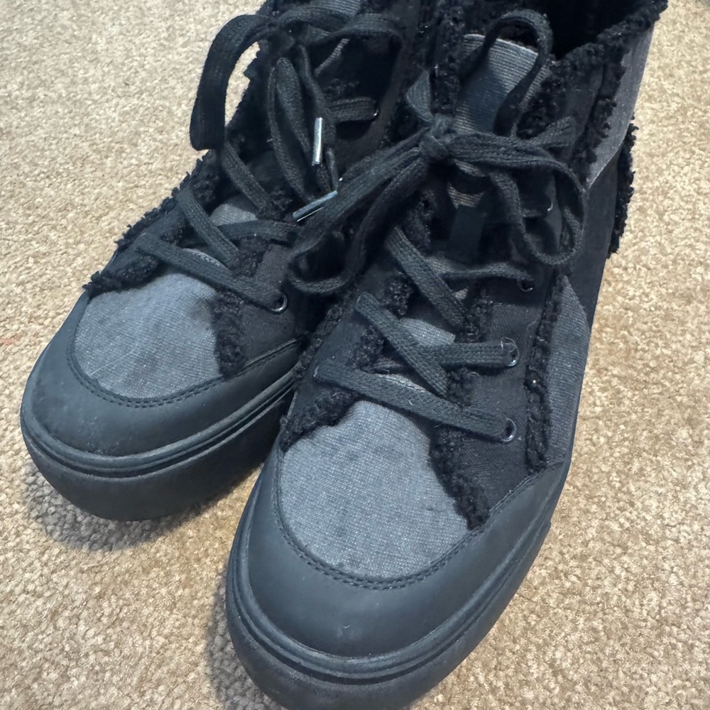 Rocket dog fleece lined Black Women's high top Sneakers